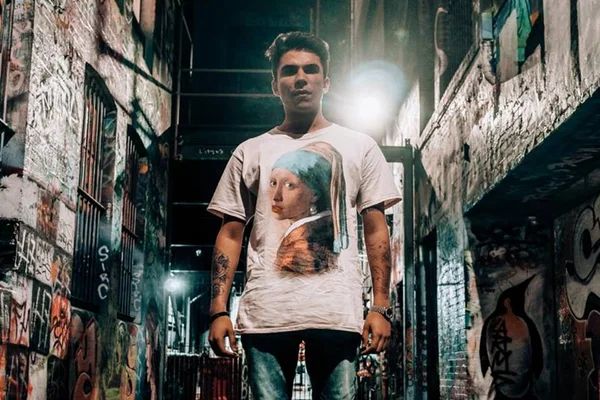 DJ KVSH comemora sucesso de single fora do Brasil