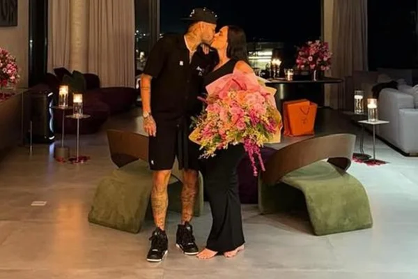 Após surpresa romântica, Neymar se declara para Bruna Biancardi - Metrópoles
