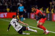 O Corinthians venceu o Athletcio-PR por 2 x 0 