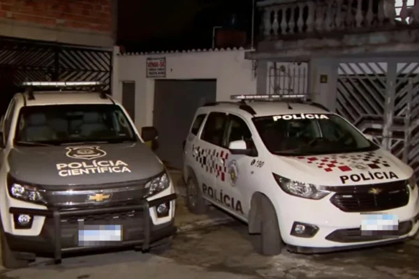 Nutricionista pediu ajuda por vídeo após ela e pai serem esfaqueados