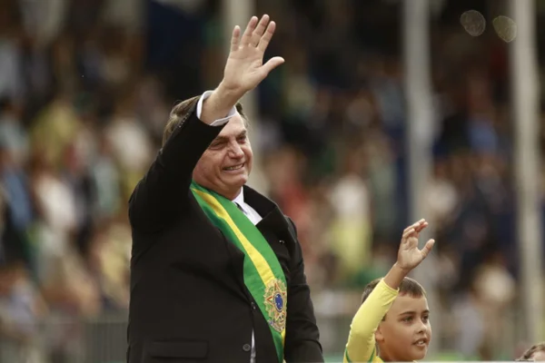Quarta cirurgia de Bolsonaro corrigirá hérnia abdominal. Entenda
