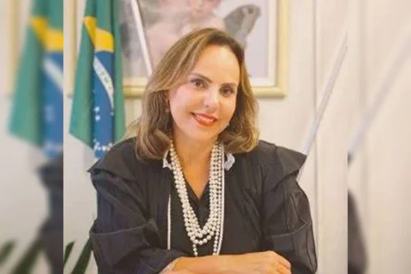 Juíza viraliza ao fazer vídeos para identificar um relacionamento abusivo