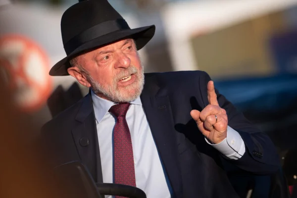 Lula diz que Brasil fará “tudo ao alcance” para ajudar Venezuela