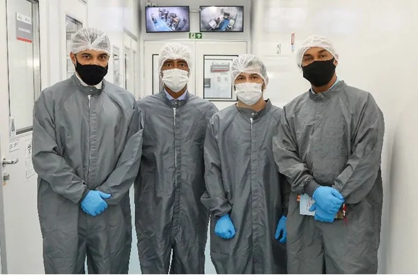 Em visita à Sputnik, Romário defende soberania para produção de vacina