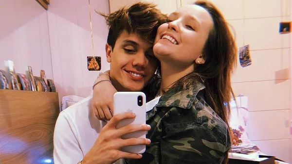 Larisa Manoela e Leo Cidade