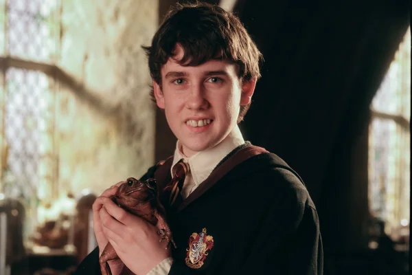 Neville e mais: HBO anuncia novos atores da série de Harry Potter