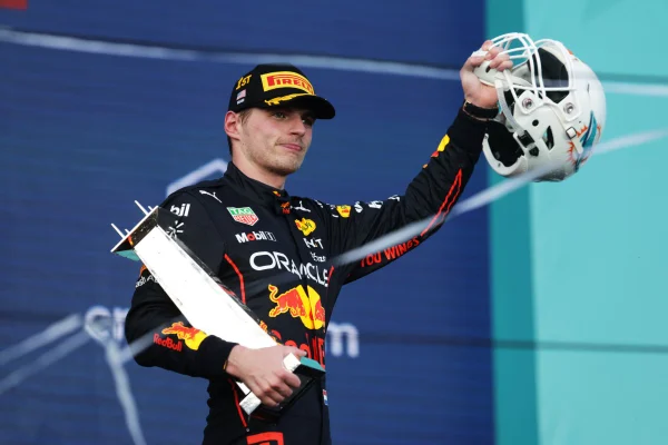 Verstappen ultrapassa dupla da Ferrari e leva 1ª edição do GP de Miami