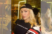 Karoline Lima usou uma blusa em homenagem ao namorado