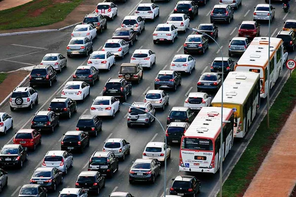 DF: mais da metade da frota ainda não tem licenciamento