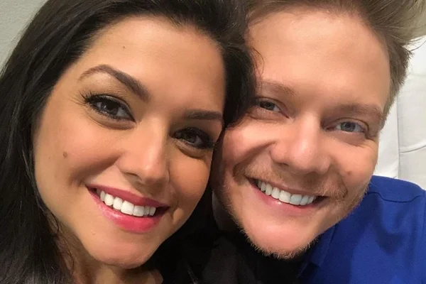 Thais Fersoza posta foto sensual, mas é censurada por Michel Teló