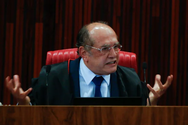 Urna eletrônica é um caso de sucesso, diz Gilmar Mendes