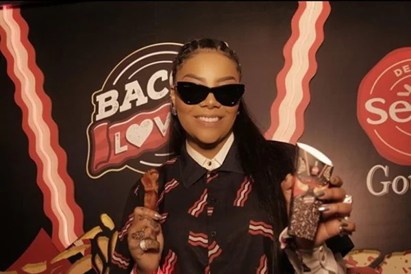 Treta! Ludmilla descobre que Anitta mentiu para ela sobre Rihanna