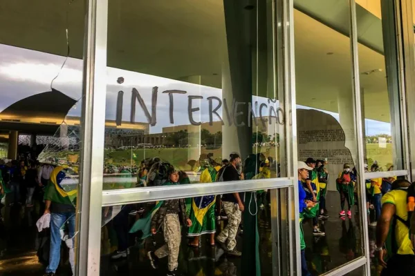 Atos dos 8 de janeiro pediam intervenção militar após a derrota do ex-presidente Jair Bolsonaro nas eleições de 2022