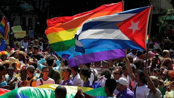Polícia de Cuba prende ativistas após cancelar parada LGBT