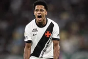 Brenner fez os dois gols do Vasco Brenner fez os dois gols do Vasco