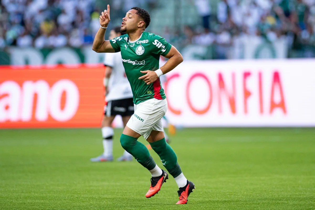 Palmeiras Goleia Vasco e Amplia Vantagem na Liderança do Brasileirão
