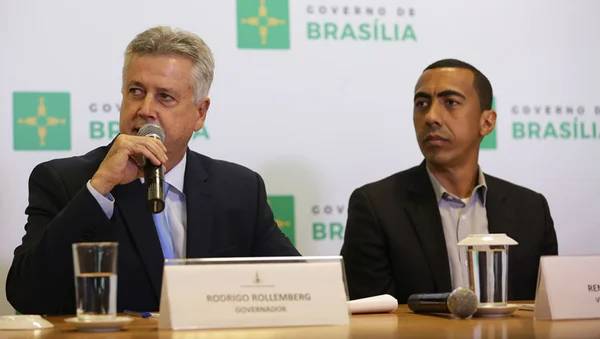Rollemberg troca secretários e corta pastas para combater crise financeira
