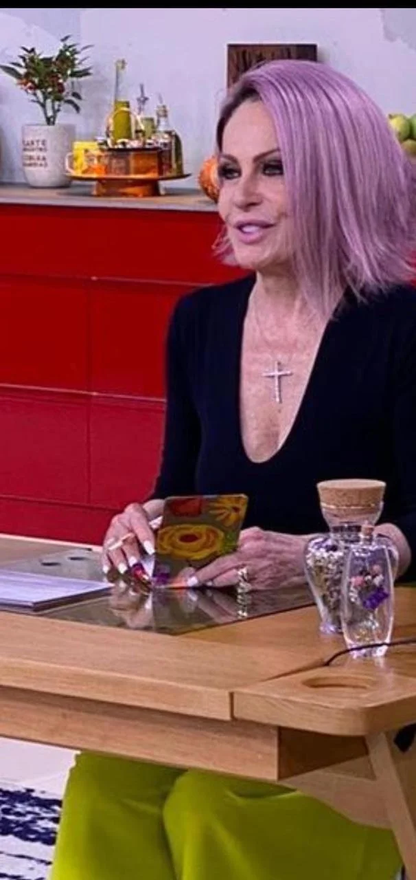 Ana Maria Braga aparece sem aliança e levanta suspeitas de término - imagem 1 Ana Maria Braga aparece sem aliança e levanta suspeitas de término - imagem 1