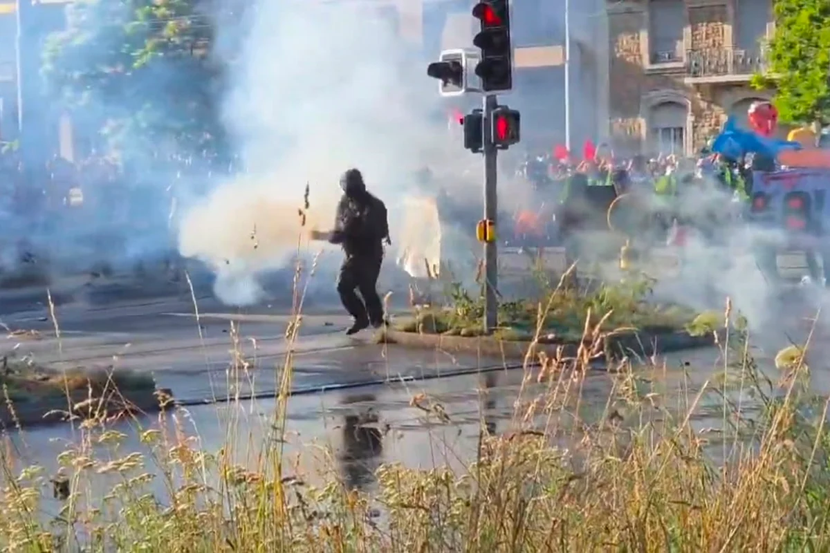 Protesto contra a cúpula do G7 em Genebra, na Suíça Protesto contra a cúpula do G7 em Genebra, na Suíça