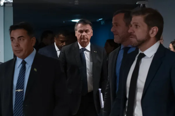 Cerco judicial a Bolsonaro. Saiba quais ações o ex-presidente responde