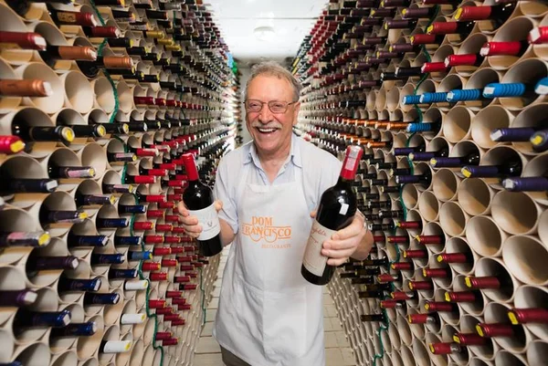 Dom Francisco 30 anos: restaurante promove feira de vinhos na Asbac