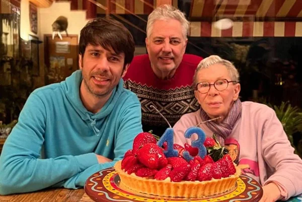 Filho de Rita Lee faz relato emocionante após voltar ao sítio da cantora