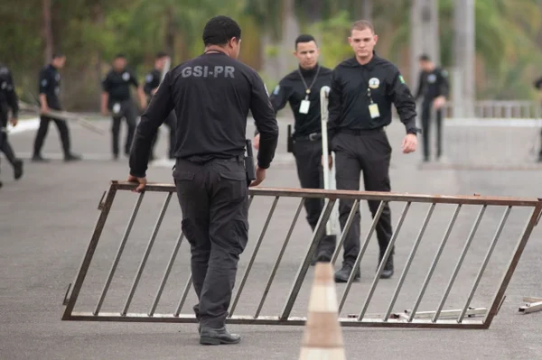 Com nova dispensa, chega a 39 total de militares trocados por Lula no GSI