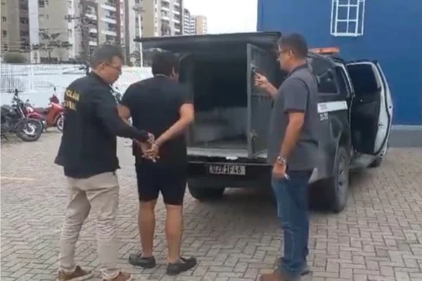 Imagem colorido, cantor de arrocha preso suspeito de engravidar enteada - Metrópoles
