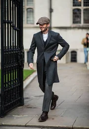 David Beckham, por sua vez, usa diferentes acessórios para arrematar o visual 