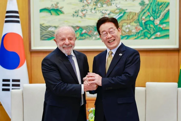 Lula presidente coreano, Lee Jae-myung, em encontro bilateral em Seul