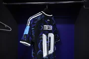 Argentina usará azul-escuro contra a Inglaterra na semifinal da Copa do Mundo. Argentina usará azul-escuro contra a Inglaterra na semifinal da Copa do Mundo.