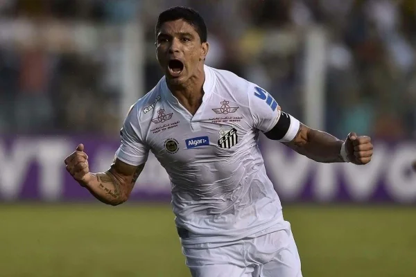 Ex-jogador do Santos grava vídeo para provar que está vivo