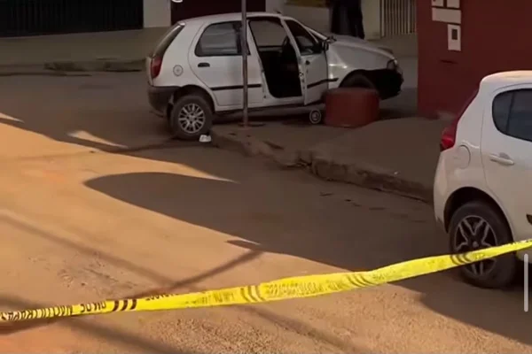 Polícia identifica homem que foi morto a tiros dentro de carro no DF