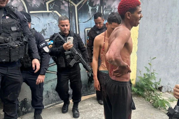 Imagem colorida, Integrantes da facção sendo presos - Metrópoles