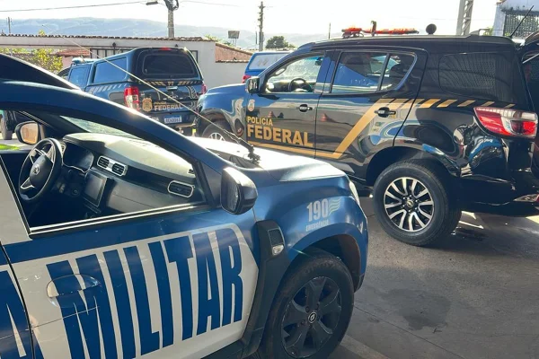 PF faz megaoperação em Goiás contra facção Amigos do Estado (ADE)