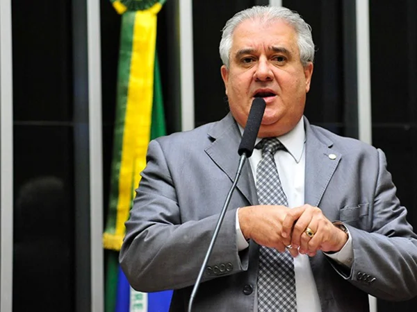 Na imagem, o relator do PL que regulamenta o trabalho por aplicativos de transporte, Augusto Coutinho (Republicanos-PE)