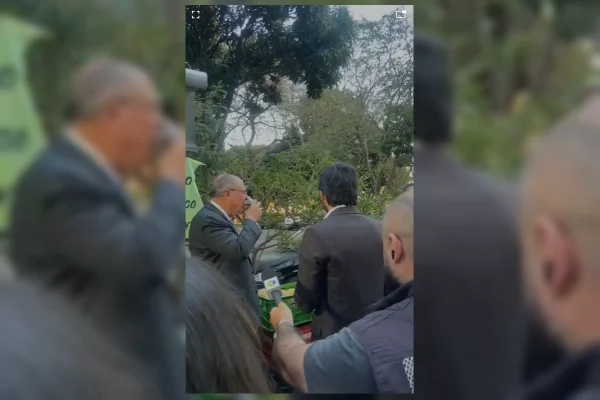 Imagem colorida do vice-presidente da República e ministro do Desenvolvimento, Indústria, Comércio e Serviços, Geraldo Alckmin