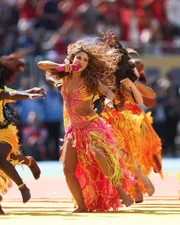 Shakira se apresentando no show do intervalo Shakira se apresentando no show do intervalo