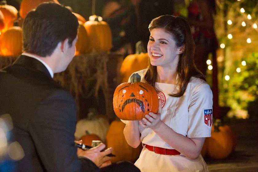 <b>Quando nos Conhecemos (2018)</b> Noah (Adam Devine) acredita ter achado a mulher dos sonhos depois de ficar com Avery (Alexandra Daddario), mas a relação entre os dois acaba nisso. Três anos depois, ele tem a oportunidade de viajar no tempo quantas vezes quiser para descobrir o que aconteceu de errado <b>Quando nos Conhecemos (2018)</b> Noah (Adam Devine) acredita ter achado a mulher dos sonhos depois de ficar com Avery (Alexandra Daddario), mas a relação entre os dois acaba nisso. Três anos depois, ele tem a oportunidade de viajar no tempo quantas vezes quiser para descobrir o que aconteceu de errado