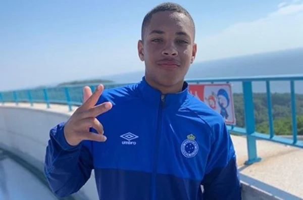 Quatro joias do Cruzeiro estão no radar do Barcelona, diz jornal