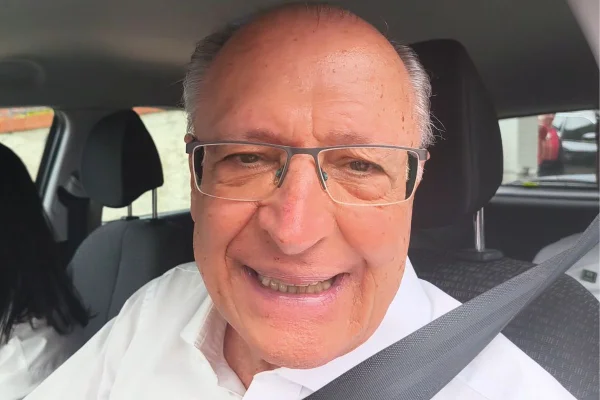 O vice-presidente Geraldo Alckmin conversou com o Metrópoles logo após registrar seu voto na zona oeste de São Paulo - Metrópoles