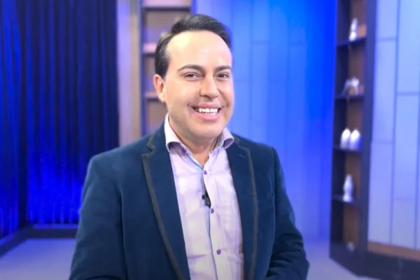 Quem é Rinaldi Faria, demitido do SBT após briga com apresentadores