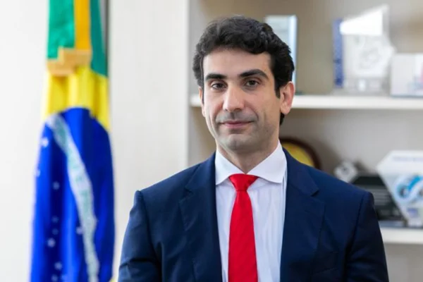 EUA: além de Galípolo, veja outros chefes monetários que apoiam Powell