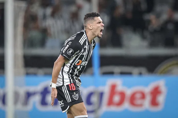 Paulinho é uma das armas do Atlético-MG para clássico contra o Cruzeiro em Uberlândia