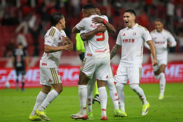 Internacional vence o Vasco por 4 x 1