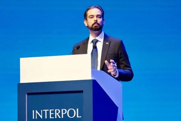 Delegado da Polícia Federal Valdecy Urquiza