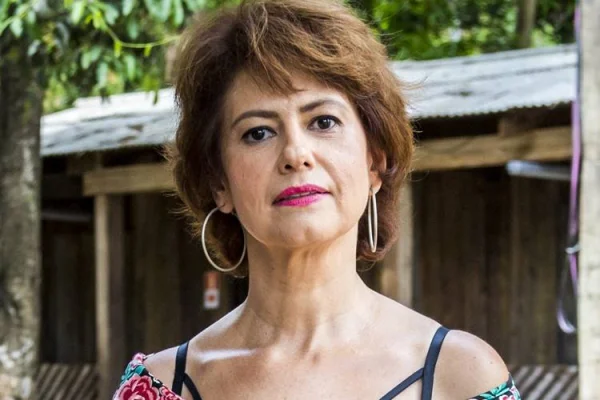 Narjara Turetta revela motivo de vender objetos pessoais on-line - destaque galeria Narjara Turetta revela motivo de vender objetos pessoais on-line - destaque galeria