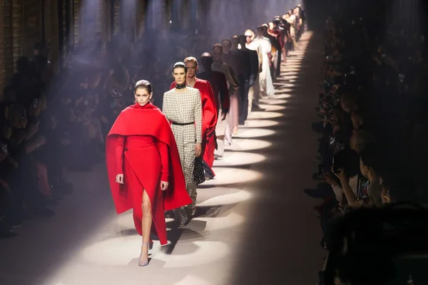 Desfile Paris Fashion Week