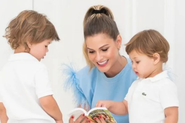 Andressa Suita e filhos