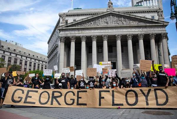 protesto contra o racismo e a truculência policial, depois da morte de George Floyd
